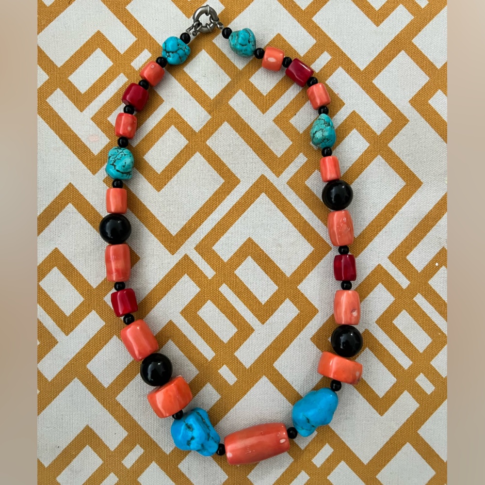 Beaded necklace.